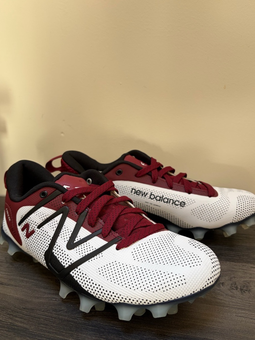 New Balance Freeze V4 Low LaCrosse Cleats White Crimson Unisex M 6.5 W 8